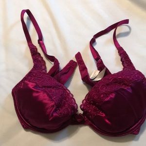 34B Victoria’s Secret push-up bra